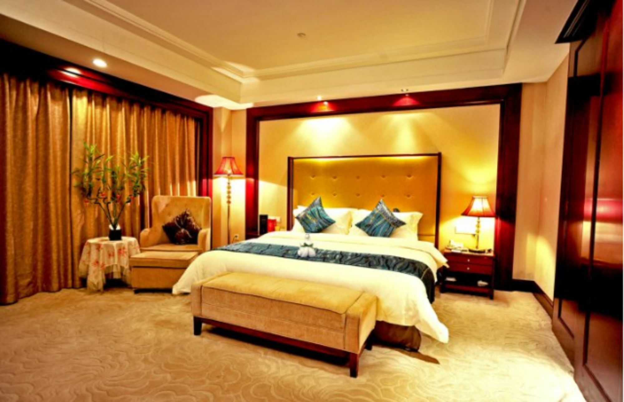 Wuhan Huatian Hotel ภายนอก รูปภาพ